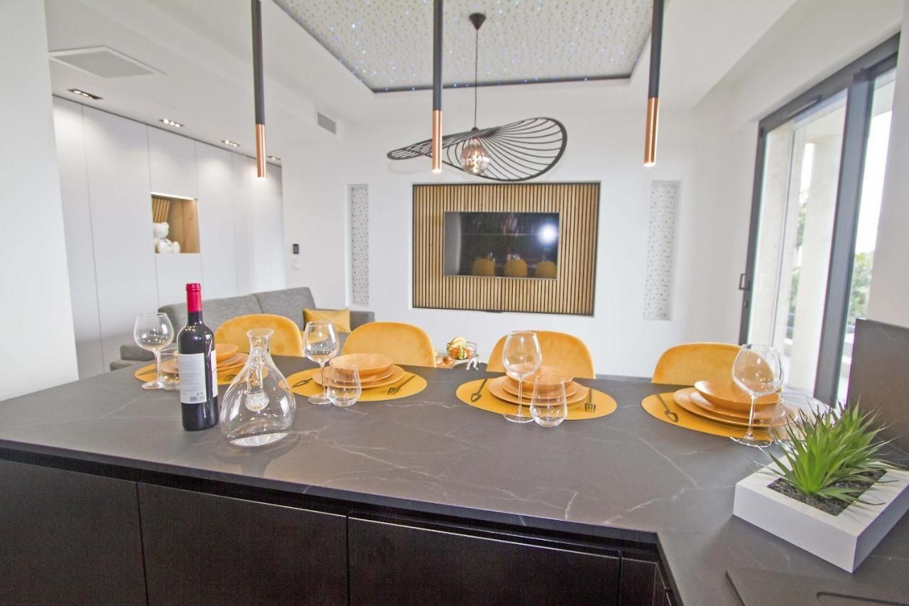Luxury Garden Jacuzzi Promenade Apartment *
