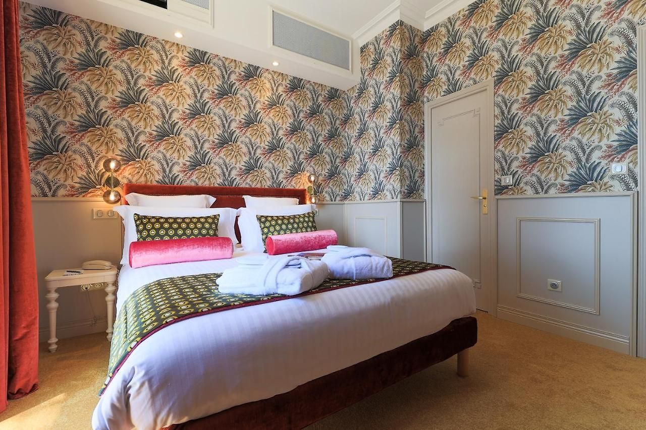 Petit Palais Hotel 4*