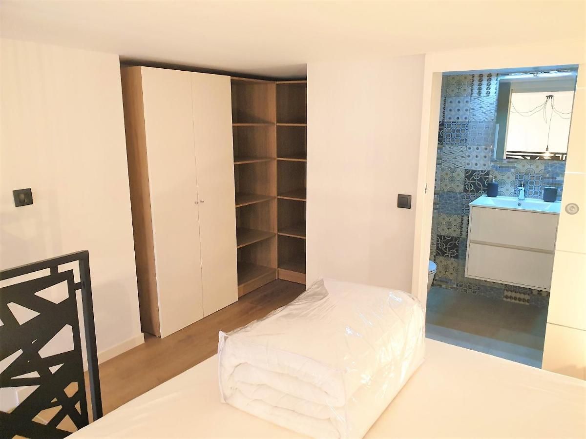 Duplex Centre 404