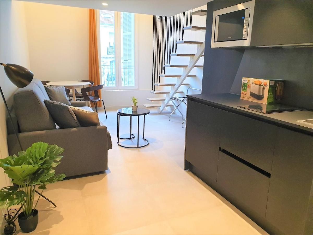 Duplex Centre 404