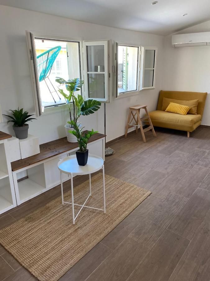 Cozy With Terrace - Old Town Appartement *