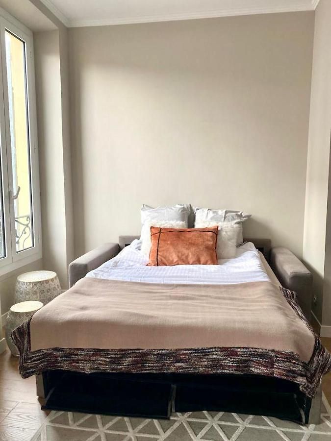 With Ac - 15 Min - 5 Min Bars Apartment Nice