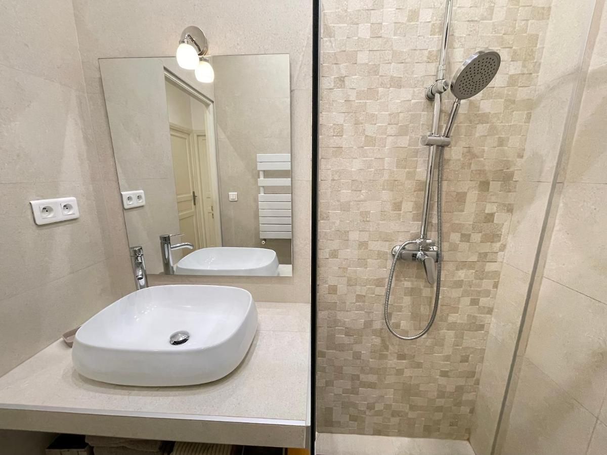 Renting - Penchienatti - Spacious - 2 Bedrooms - King Bed - View Heart Of * Nice