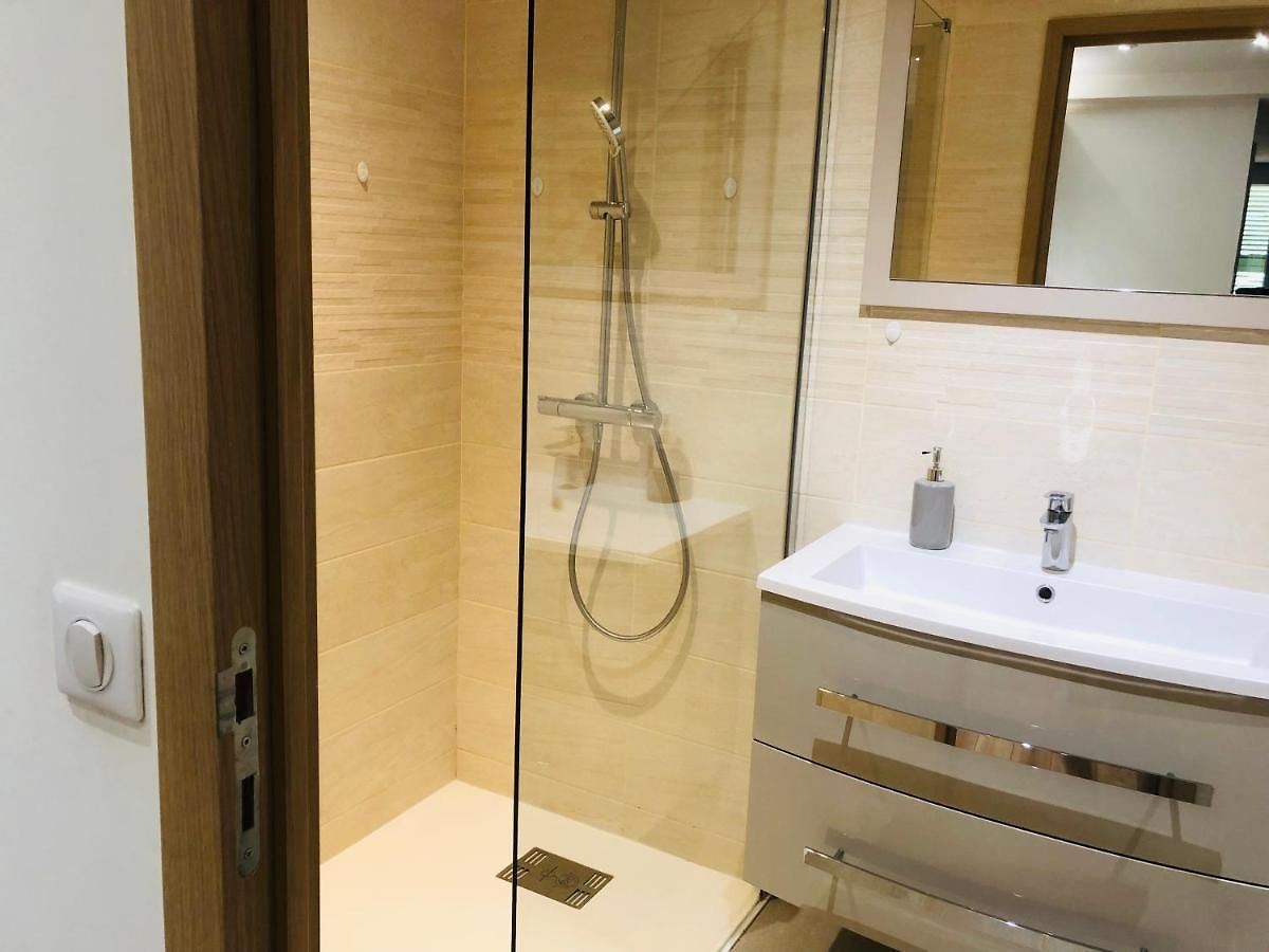 Appartement Au Cœur Du Vieux Place Rossetti Et De Sa Fabuleuse Promenade Des *