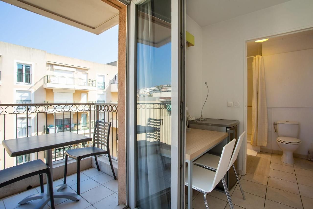 Air-Conditioned Studio With Swimming Pool Close To The Sea Apartment Nice