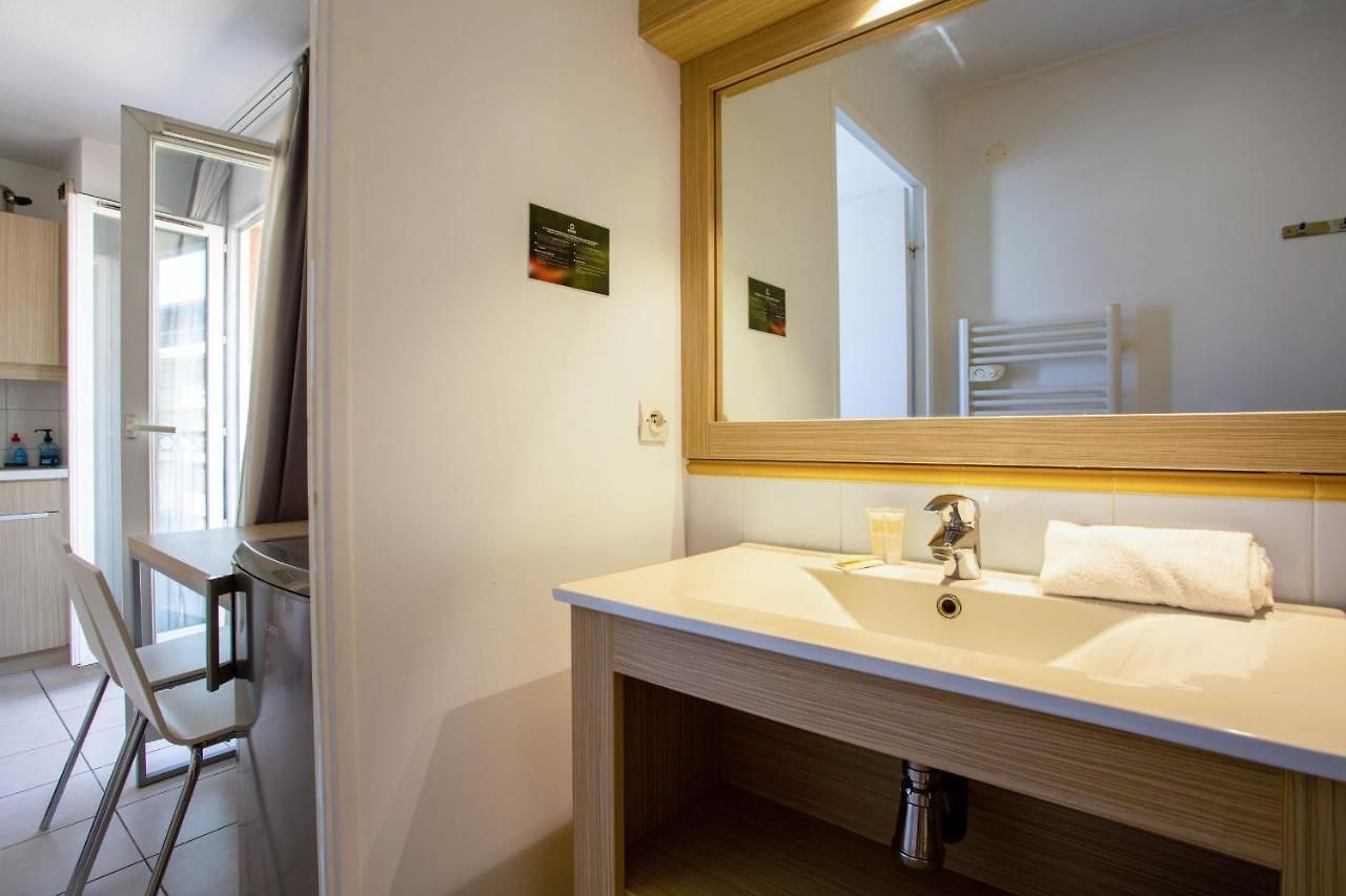 Apartment Air-Conditioned Studio With Swimming Pool Close To The Sea Nice