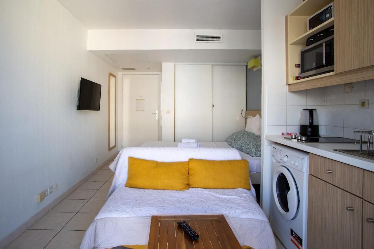 Apartment Air-Conditioned Studio With Swimming Pool Close To The Sea *