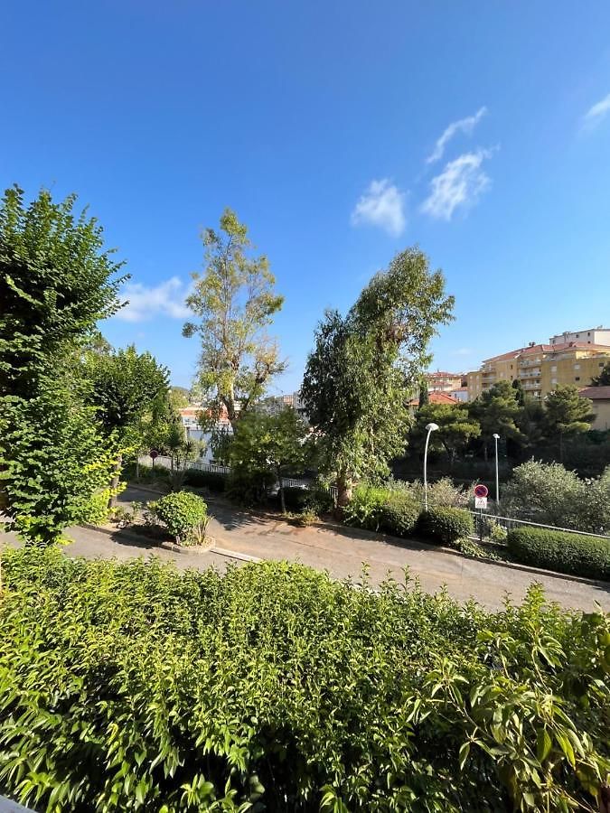 2 Pièces Avec Terrasse En Résidence Privée *