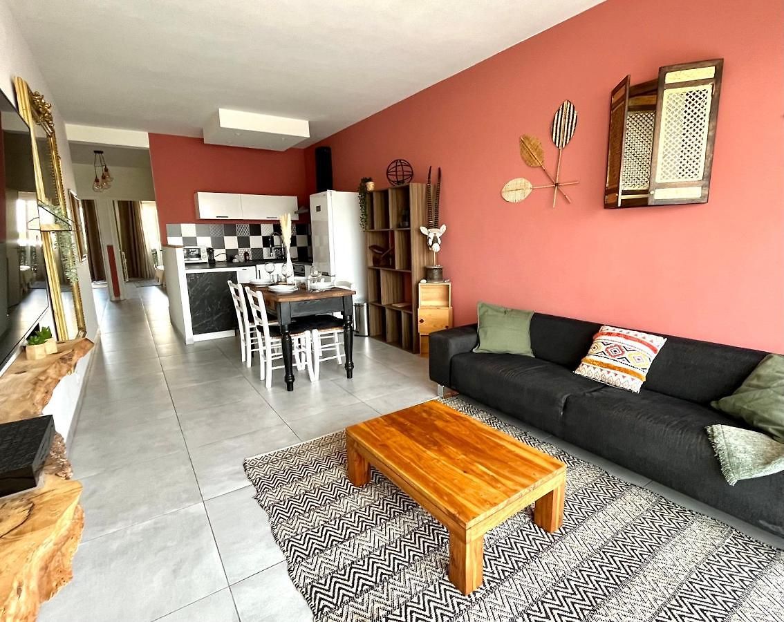 2 Bedrooms - Sea View Appartement *