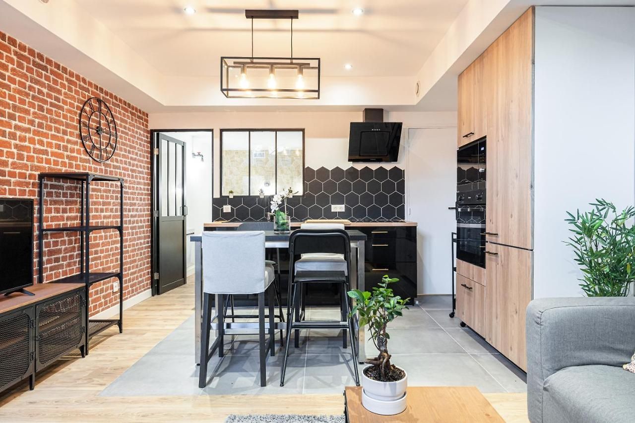 Loft Magnan - Parking - Ideal Couples -beach -tram & Supermarkets - New & Confort-ac