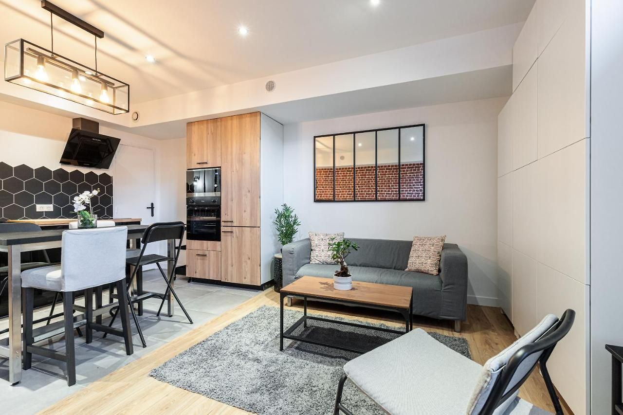 Loft Magnan - Parking - Ideal Couples -beach -tram & Supermarkets - New & Confort-ac * Nice