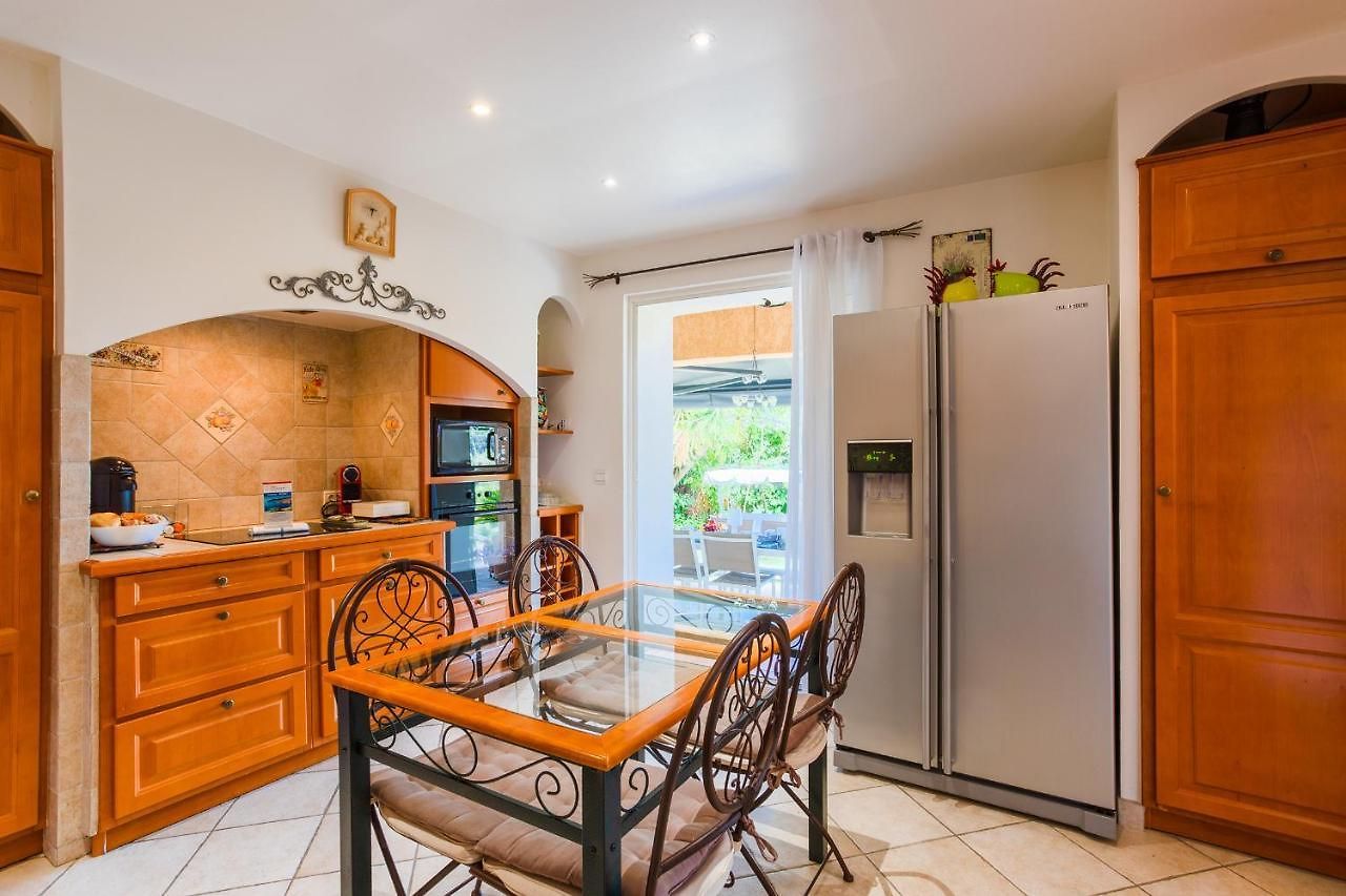 Escalinada Vi4310 By Riviera Homes *