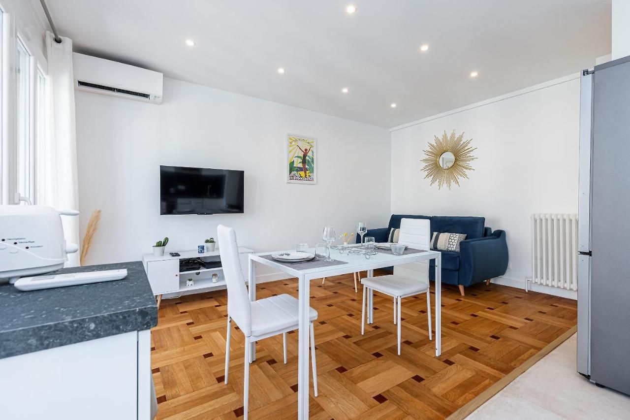 Quiet 1 Bdr Downtown Terrace Ac & Parking Apartment *