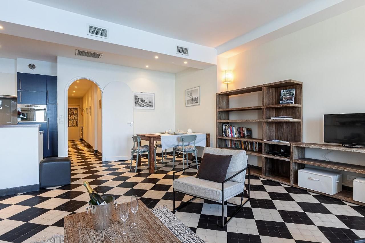 Outstanding View - Large 1 Bdr With Ac Appartement