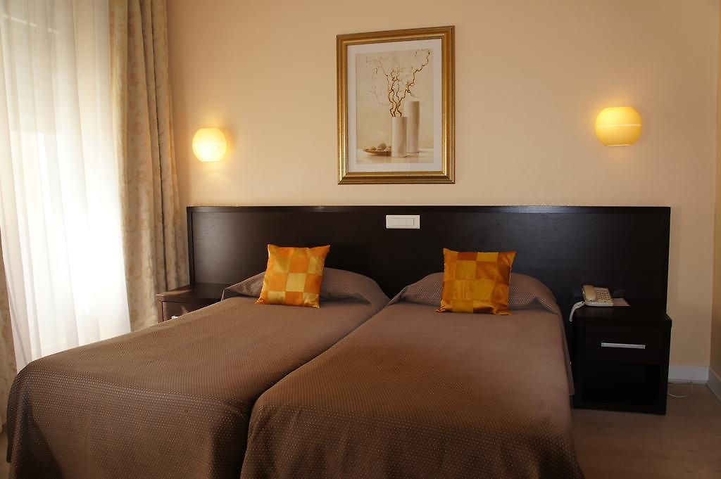 Ambassador, Completely Renovated Nice