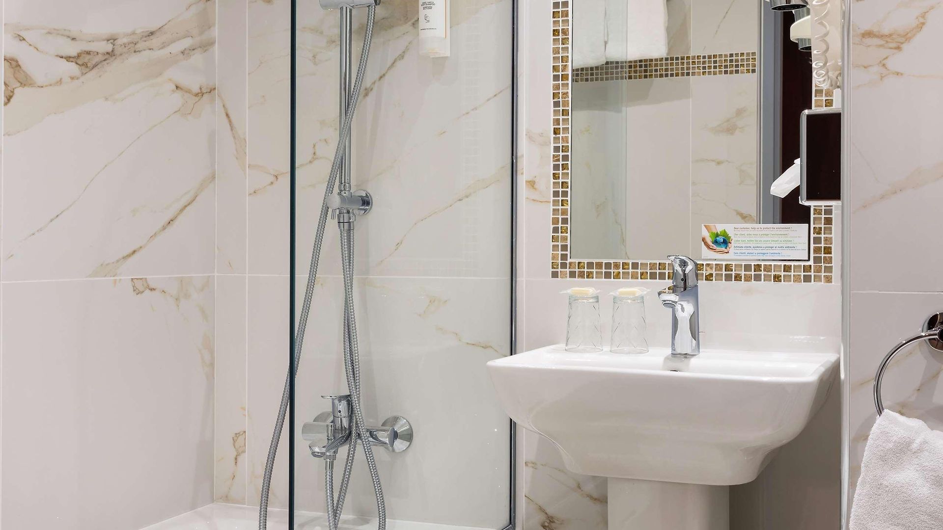 Hotel Western Lakmi 3*