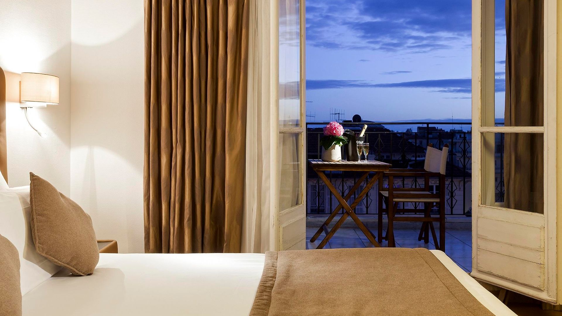 Le Soleia By Inwood Hotel 4*