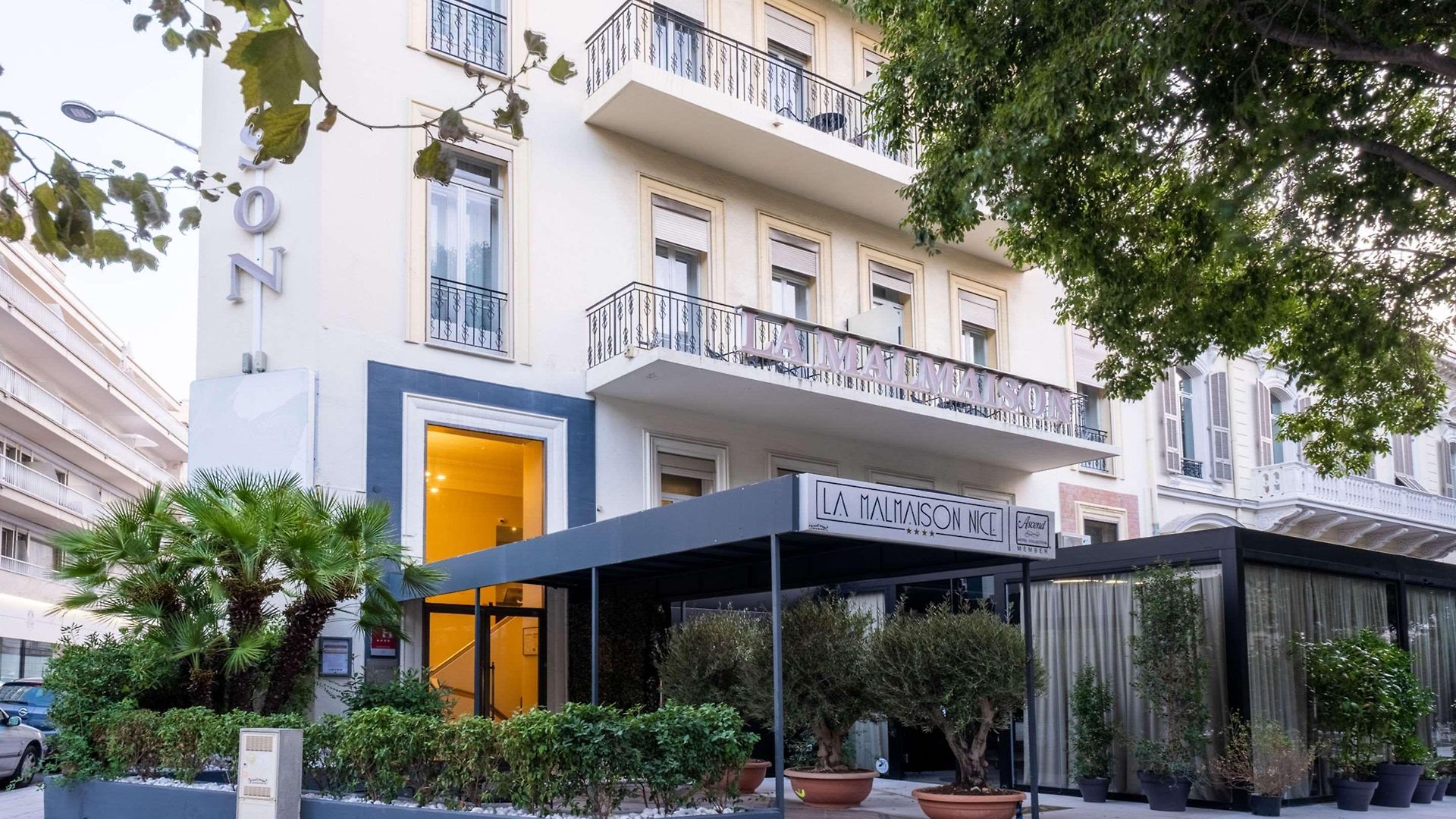 Le Soleia By Inwood Hotel 4*