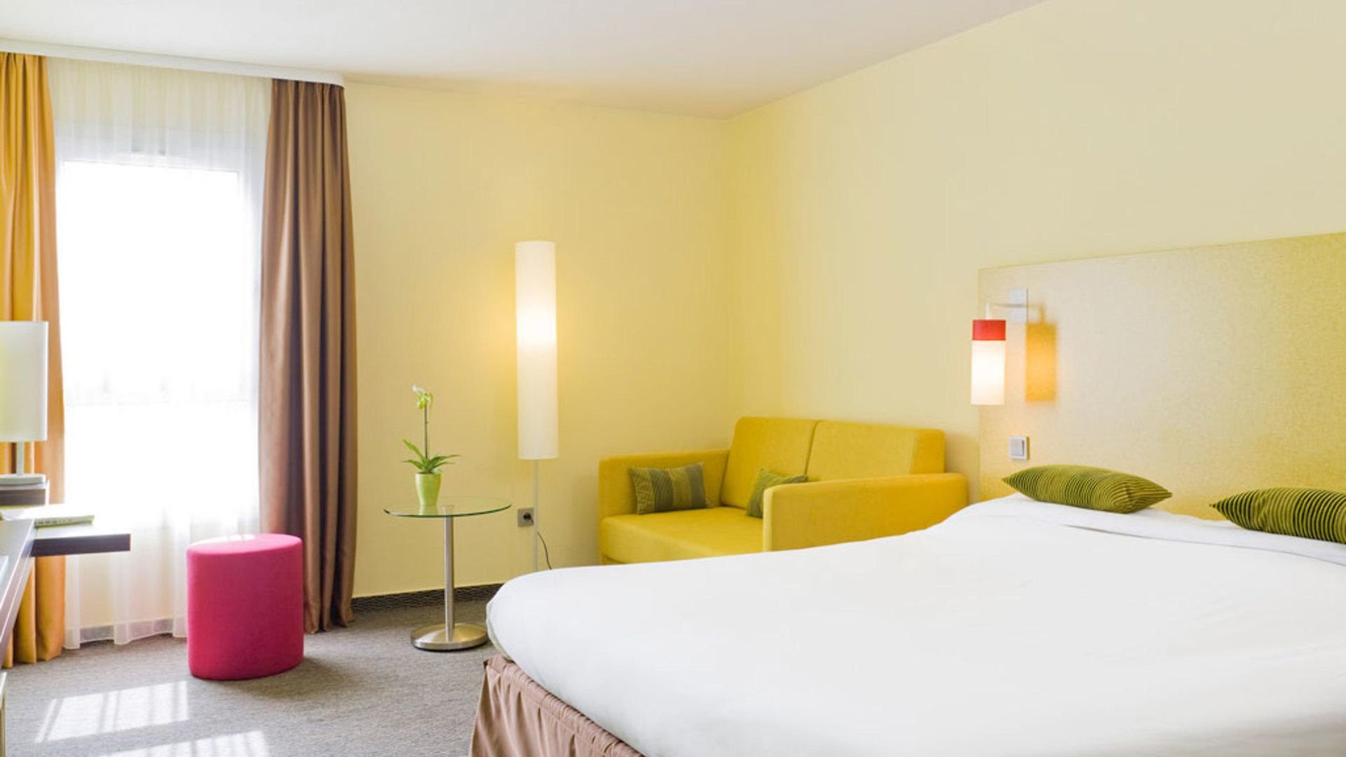 Ibis Styles Centre Port Hotel 3*