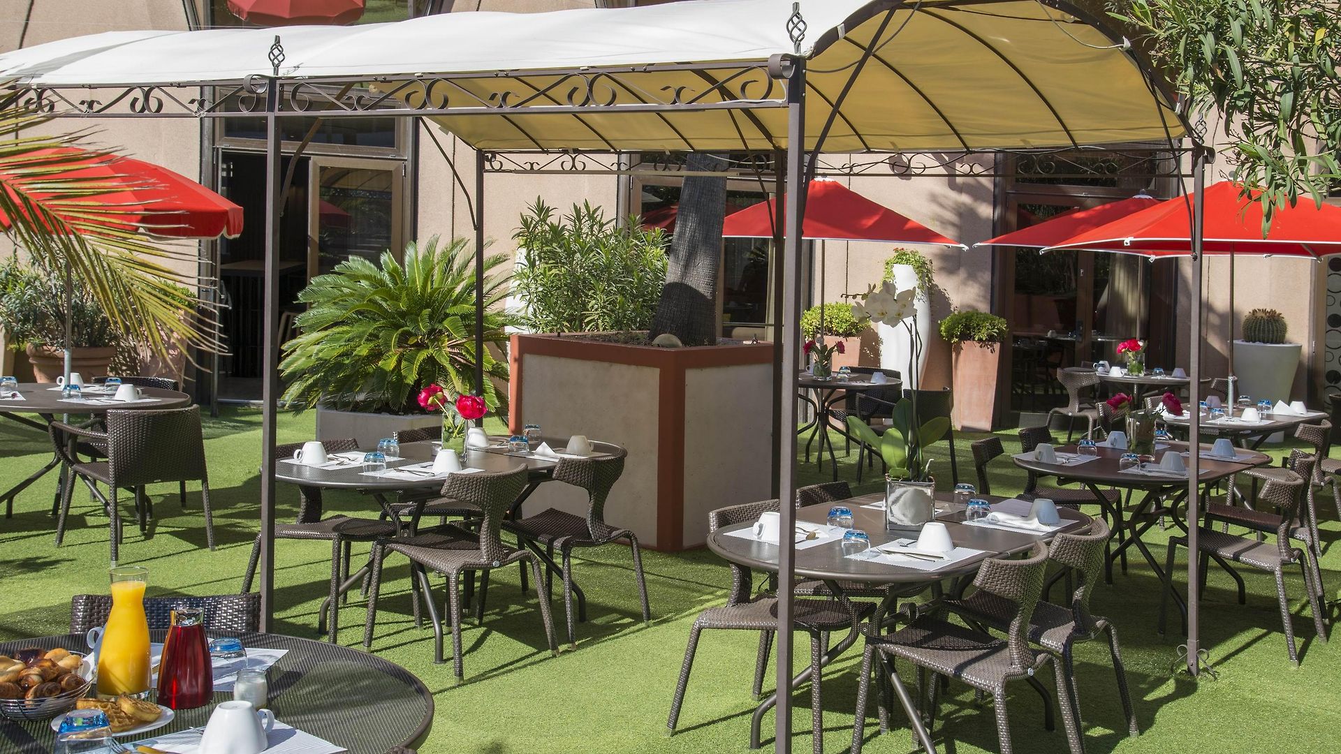 Novotel Centre Vieux Hotel 4*