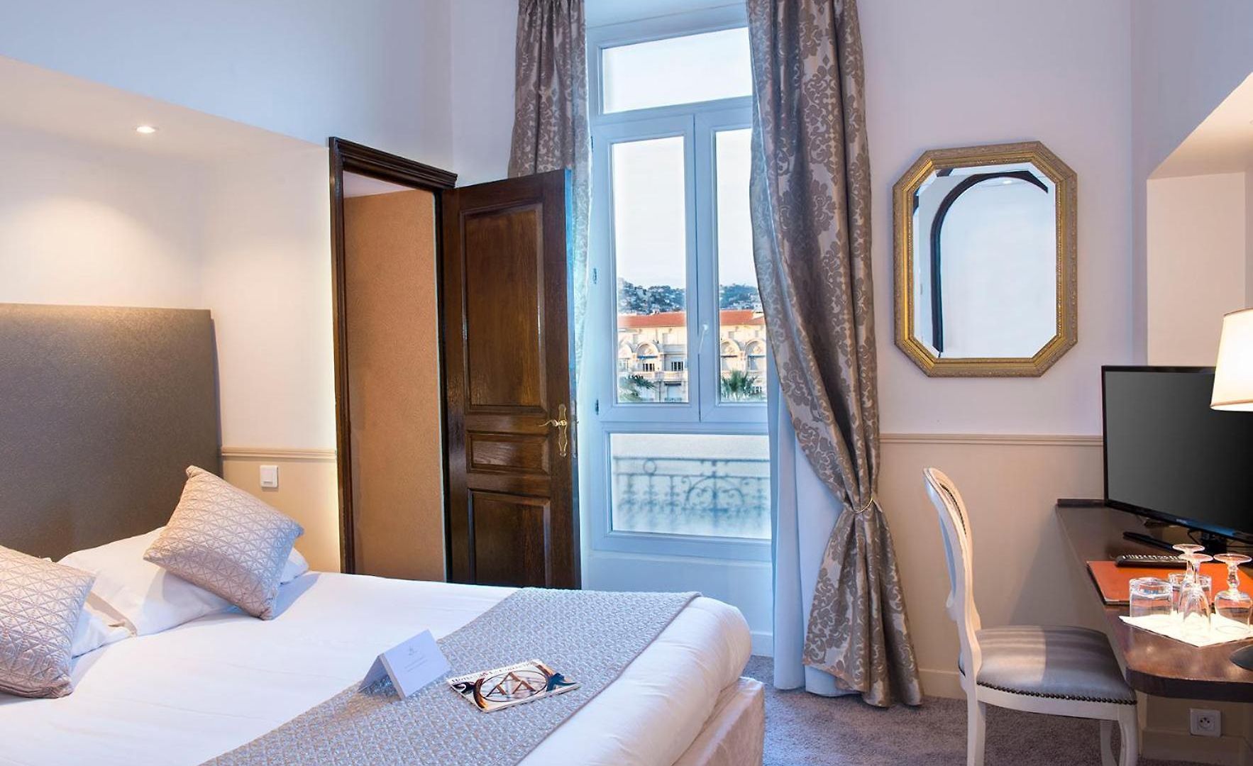 West End Promenade 4*