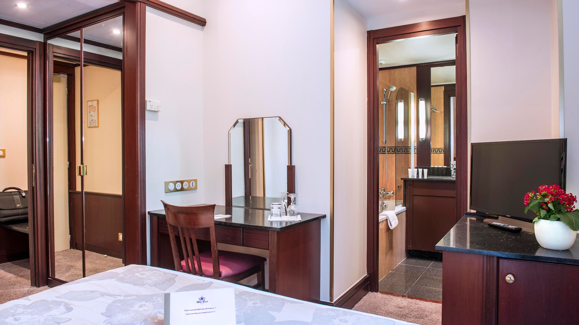 West End Promenade 4*