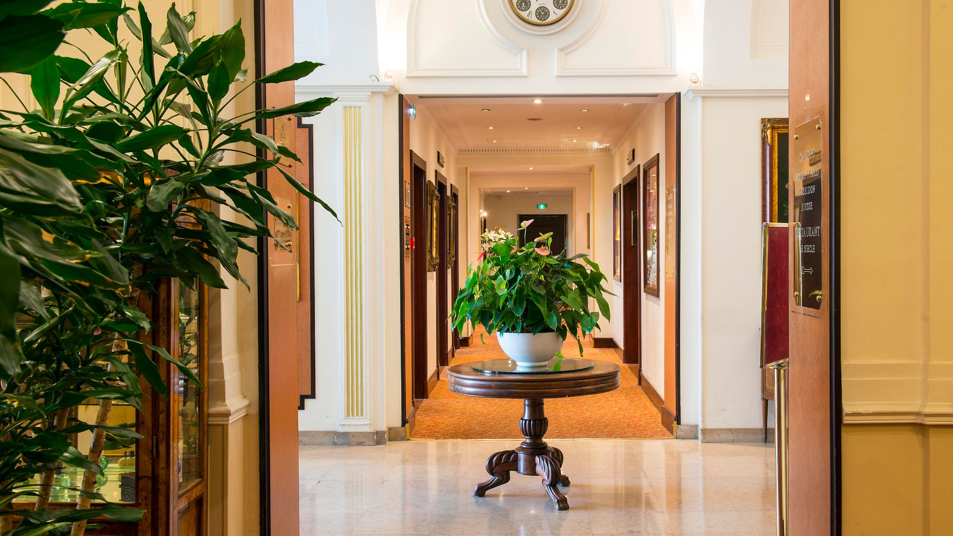 West End Promenade 4* Nice