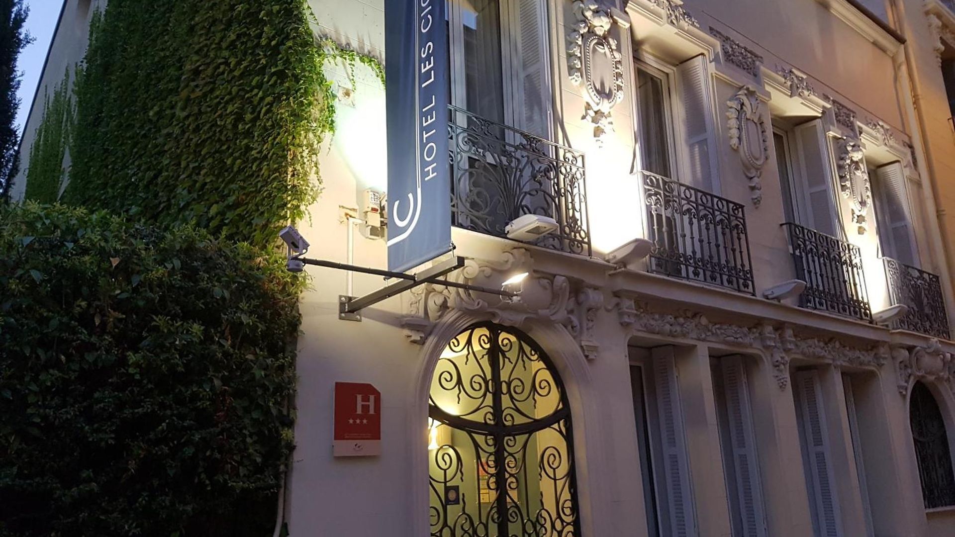 Les Cigales Hotel