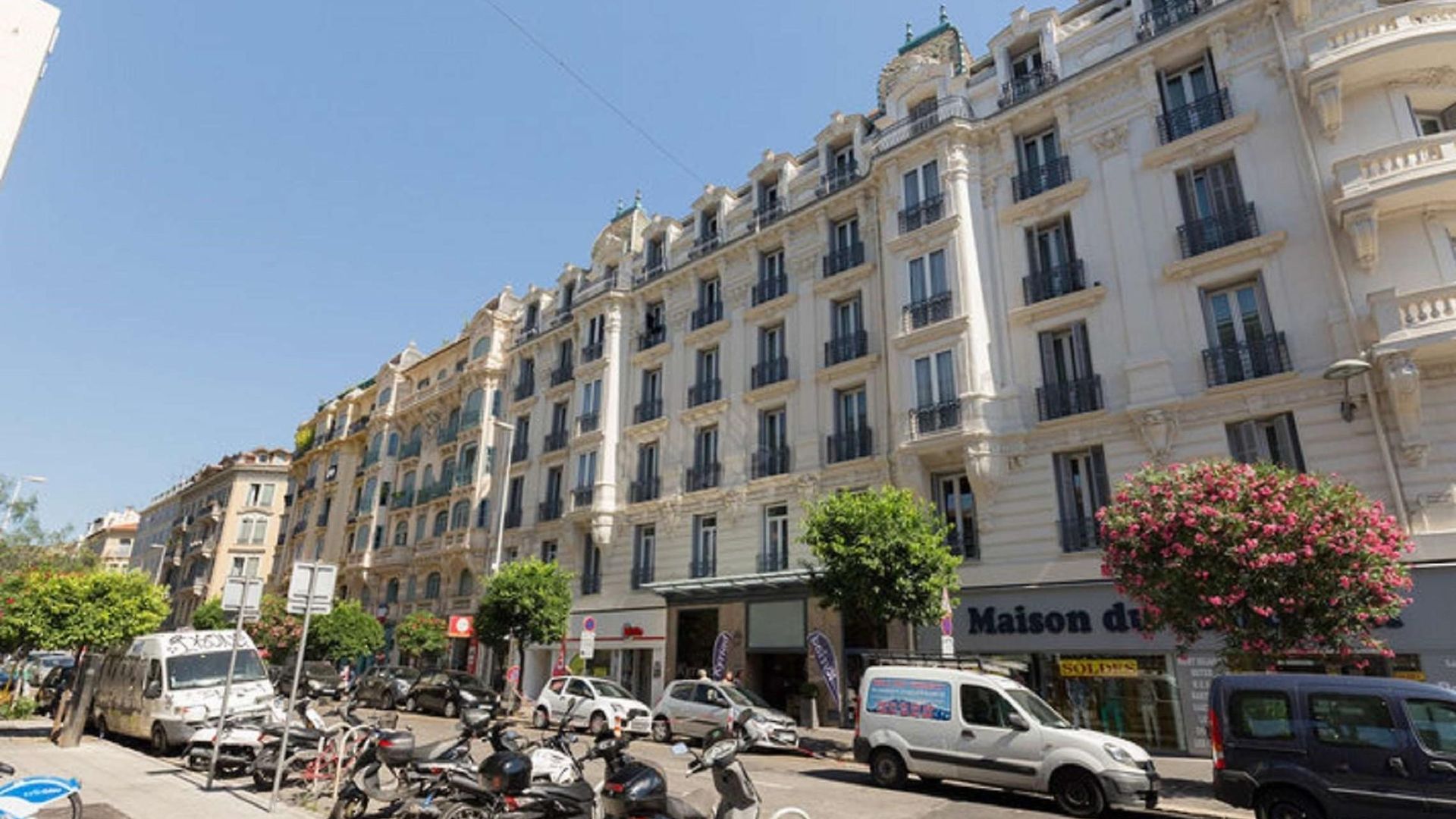 Le Noailles Gare Hotel 3*