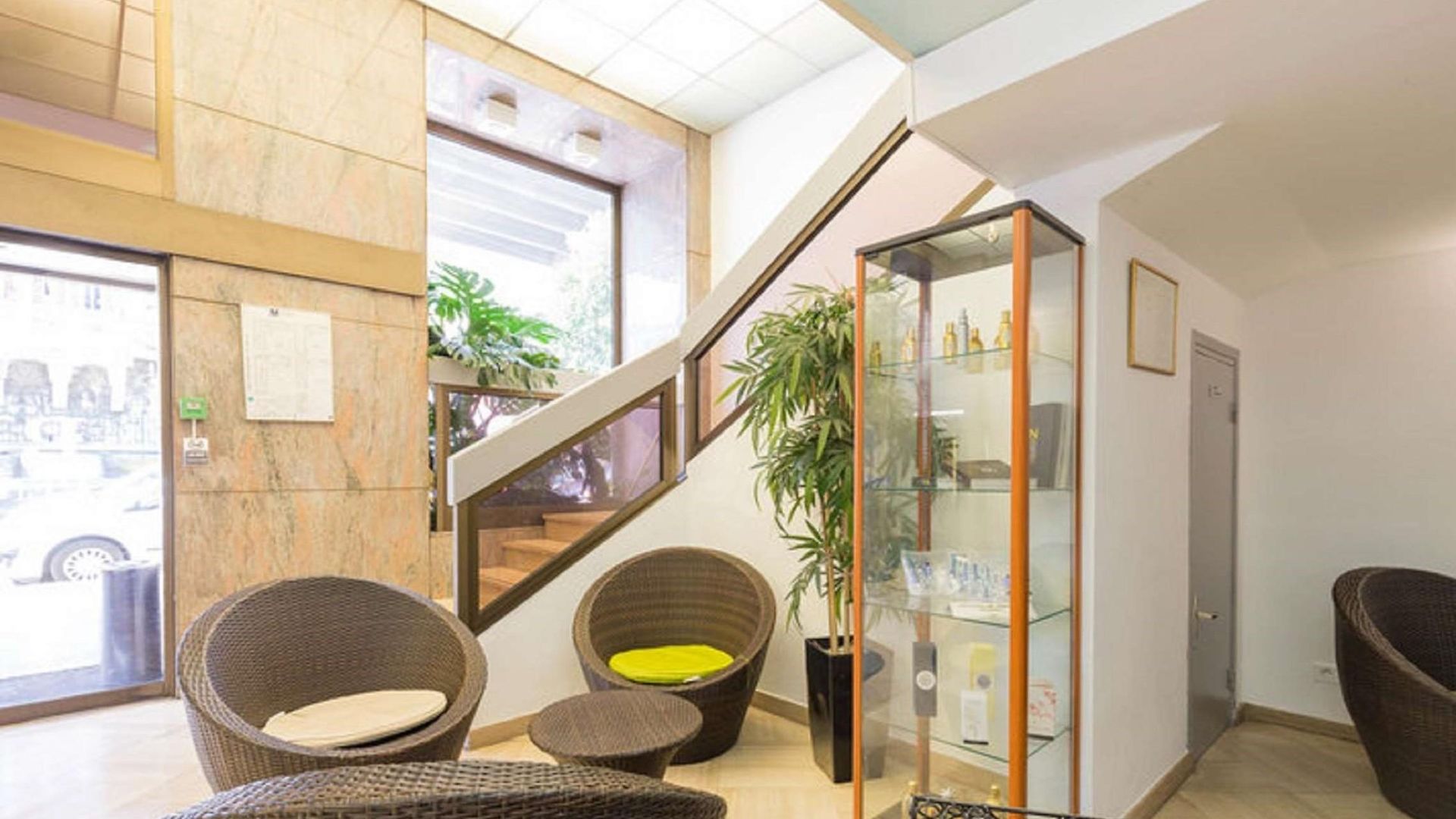 Le Noailles Gare Hotel