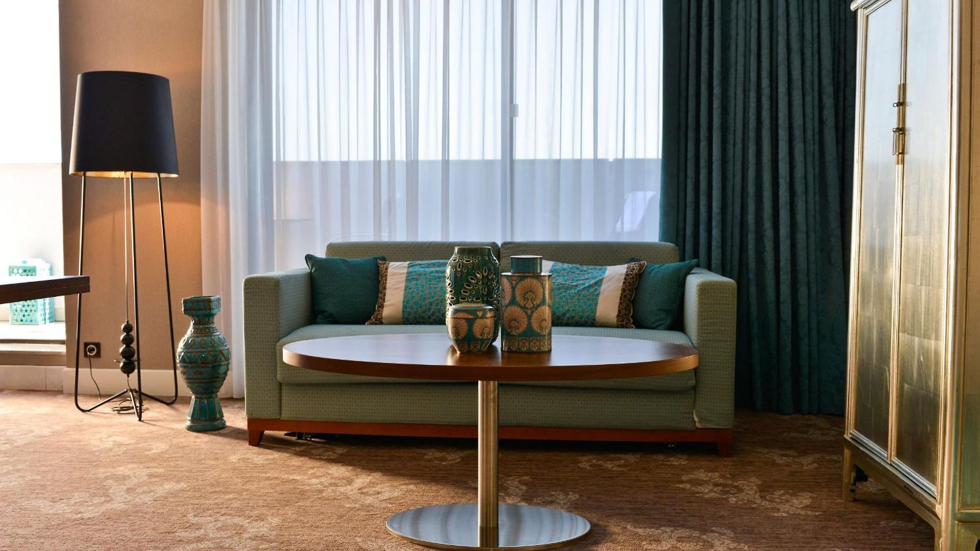 By Ihg