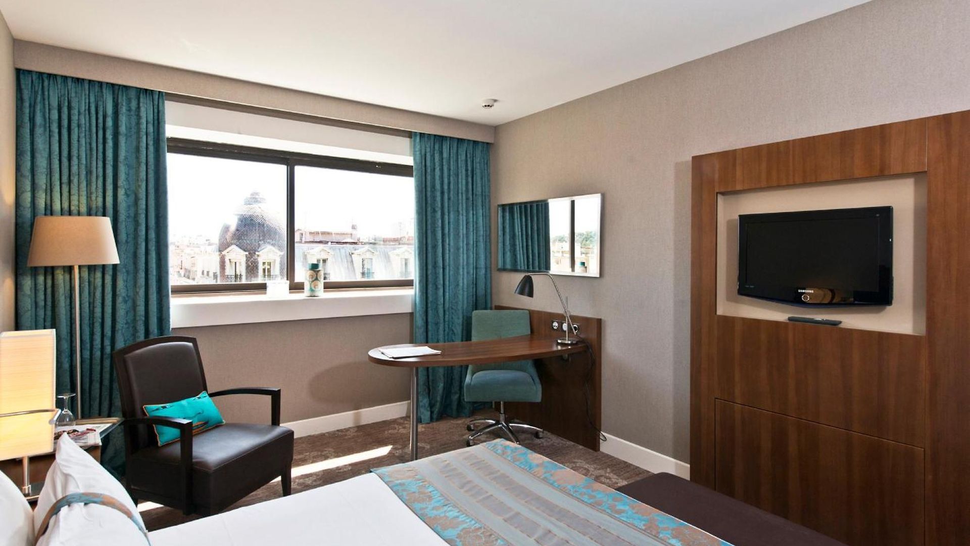 By Ihg