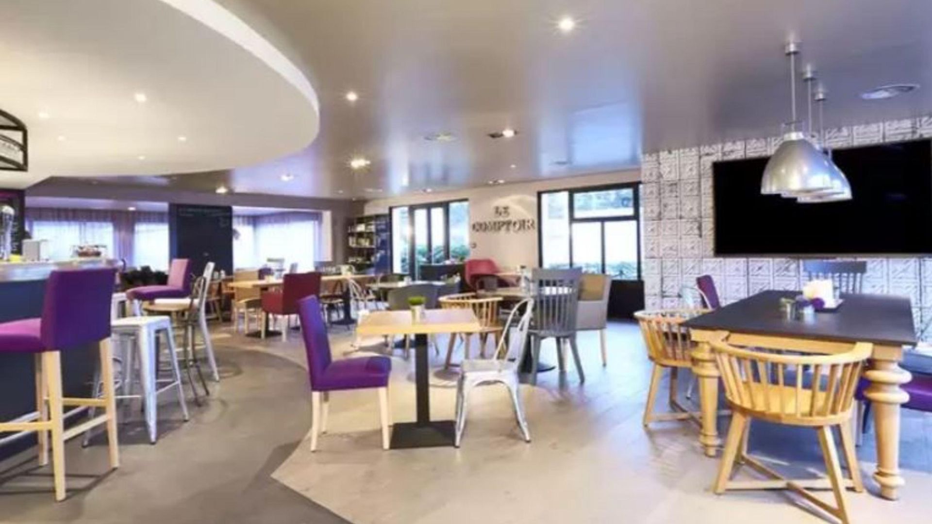 Hotel Campanile Prime - Airport 3*