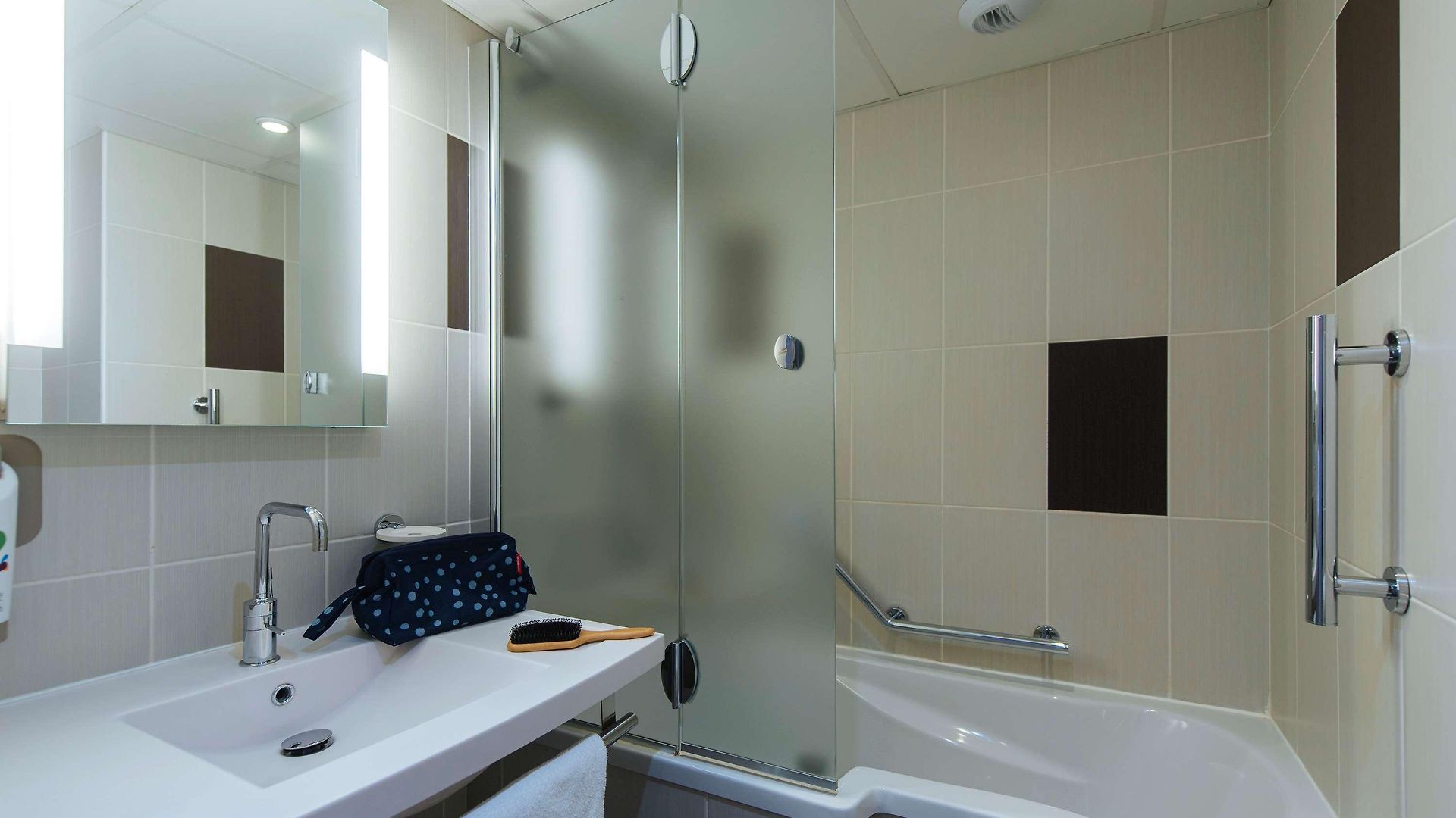 Ibis Styles Aéroport Arenas Nice
