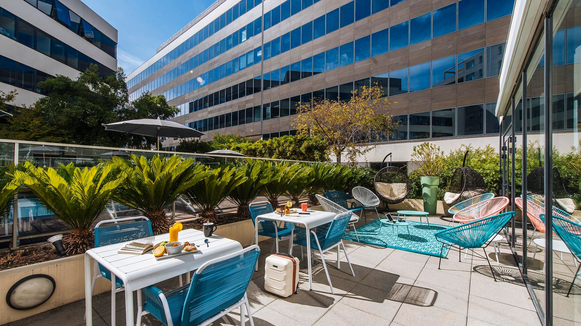 Ibis Styles Aéroport Arenas Hotel 3*