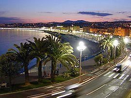 Standing A 50m De La Mer