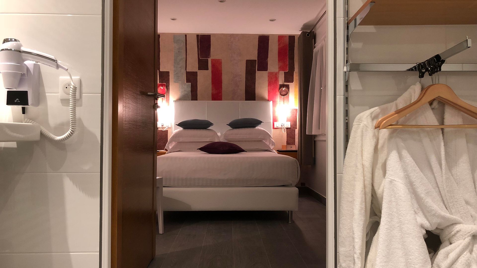Rose Hotel
