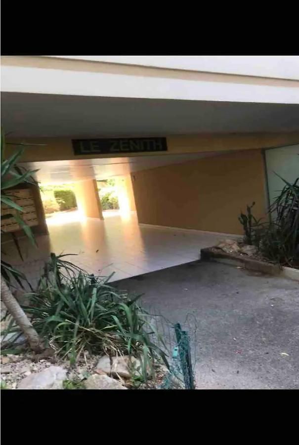 Appartement Entier Dans Résidence Privée Avec Gardien, Piscine Et Aire De Jeux Pour Enfants