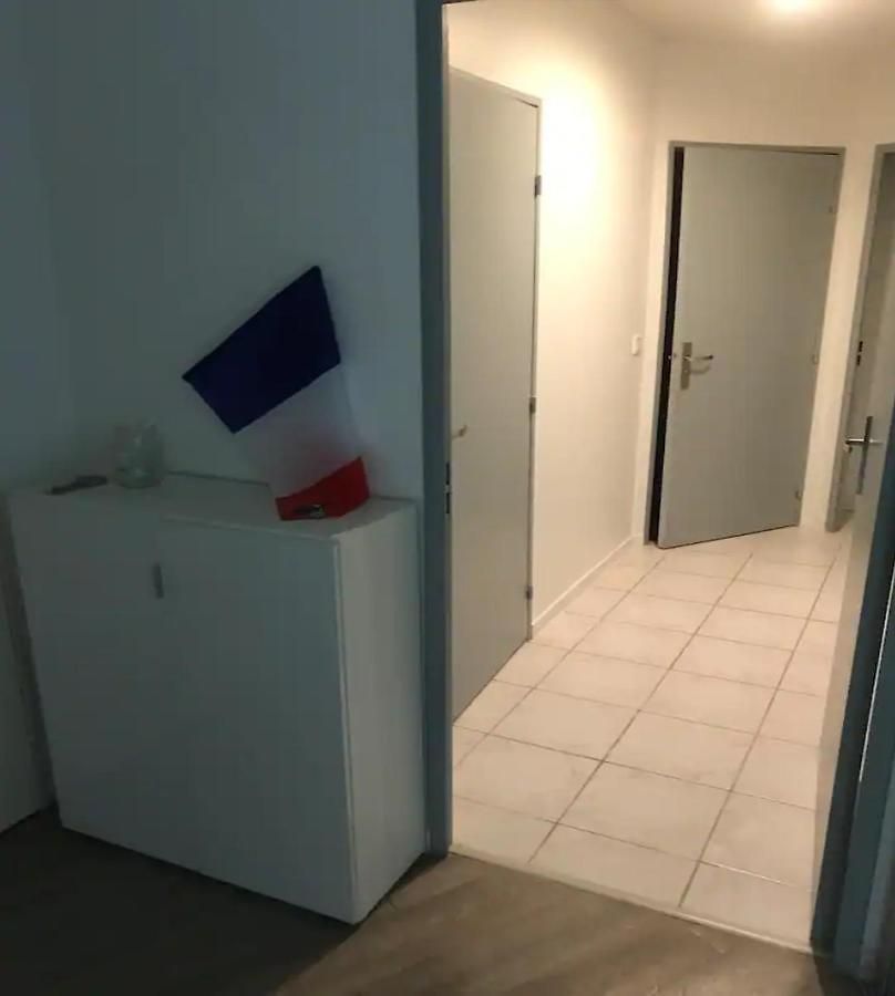 Appartement Entier Dans Résidence Privée Avec Gardien, Piscine Et Aire De Jeux Pour Enfants Nice
