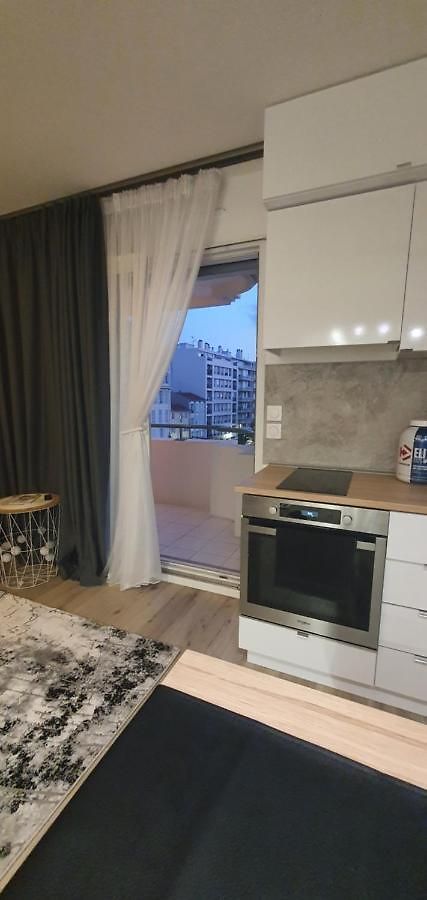 Lovely 1 Bedroom Vacation With Free Parking.