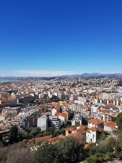 Studette En Plein Cœur Du Vieux * Nice
