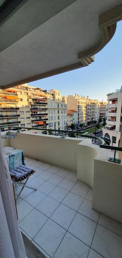 Lovely 1 Bedroom Vacation With Free Parking.