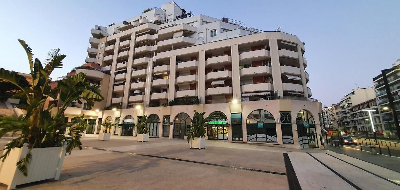 Lovely 1 Bedroom Vacation With Free Parking. Appartement *