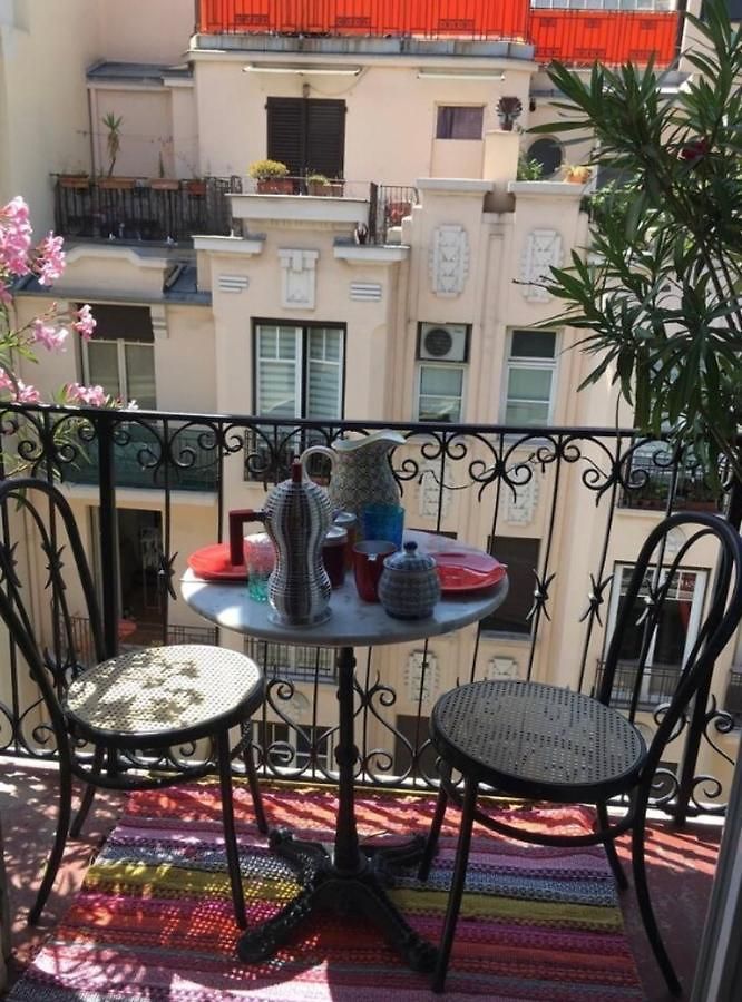 Great And Light Private In The Heart Of Couette-café