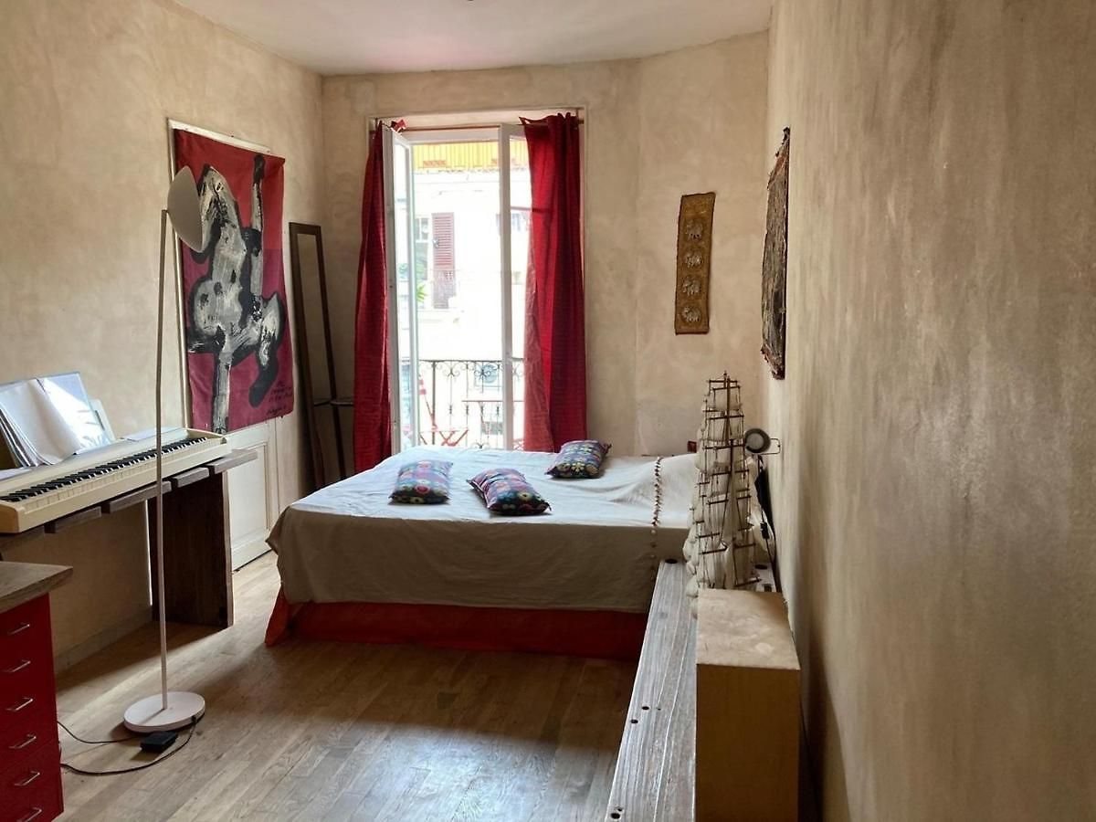 Great And Light Private In The Heart Of Couette-café *