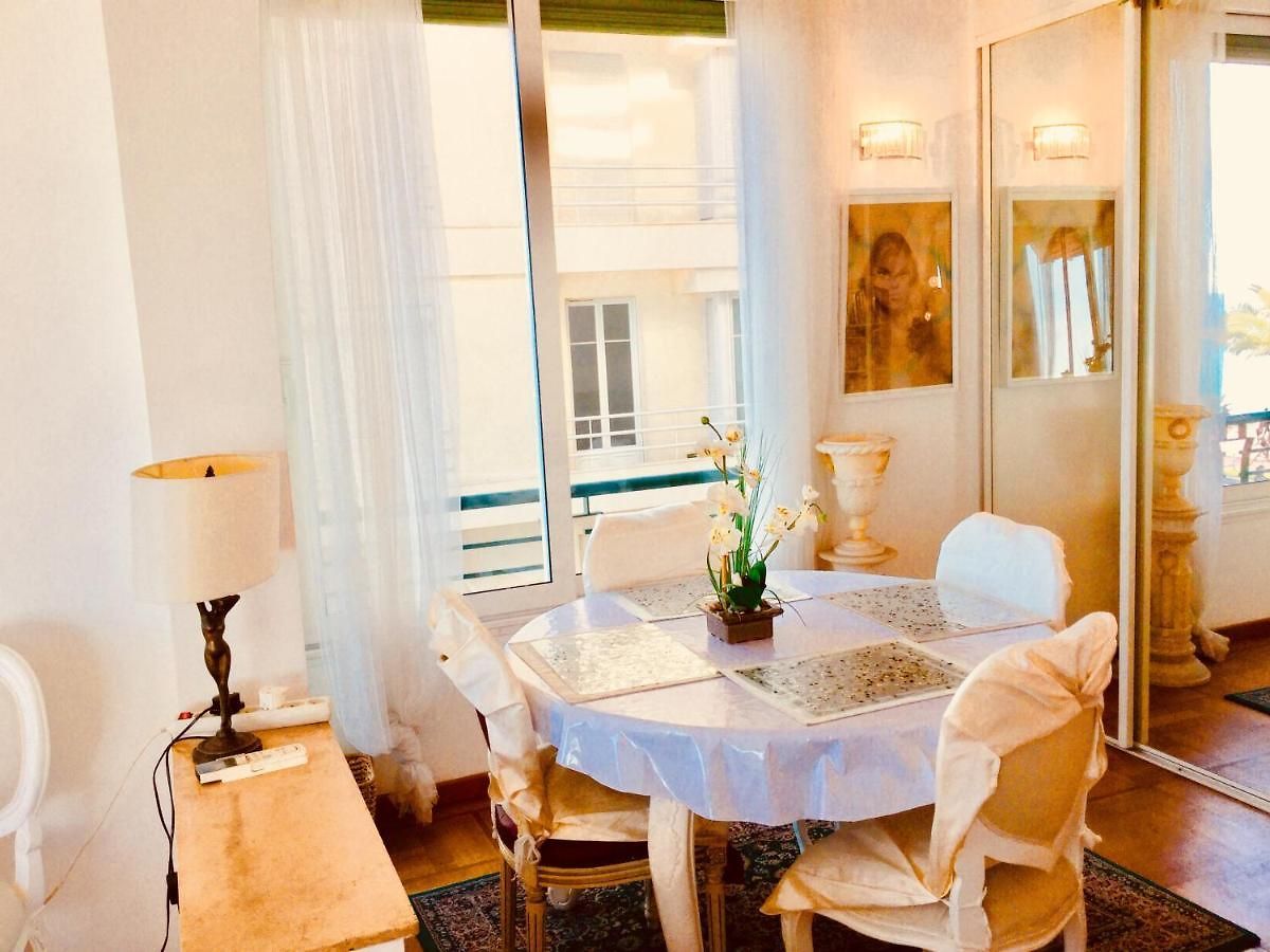 Endless Stunning Mediterranean Sea Views Promenade Des Nice