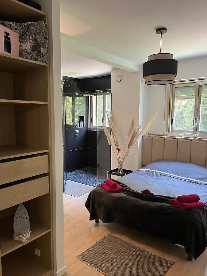 Beautiful Apt - 10Mn Walk From Beach Apartment