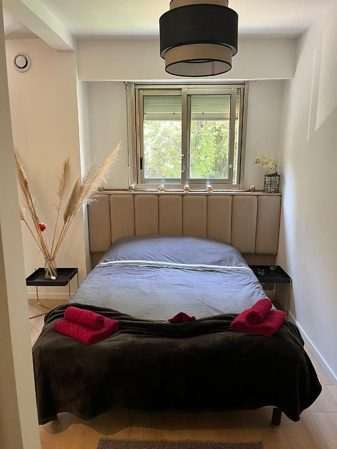 Beautiful Apt - 10Mn Walk From Beach Apartment