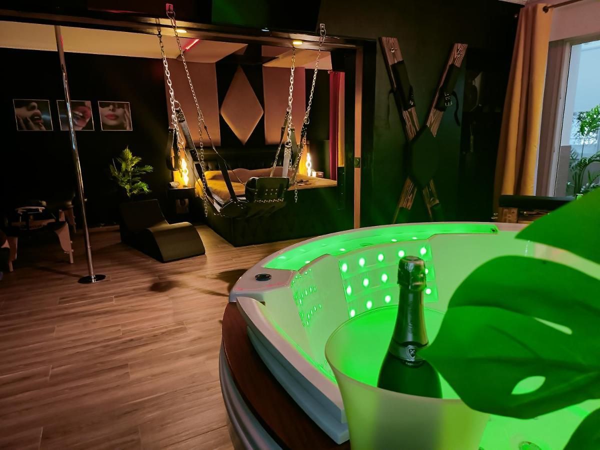La Loveroom Bdsm De La Luxe Des Désirs Appartement Nice