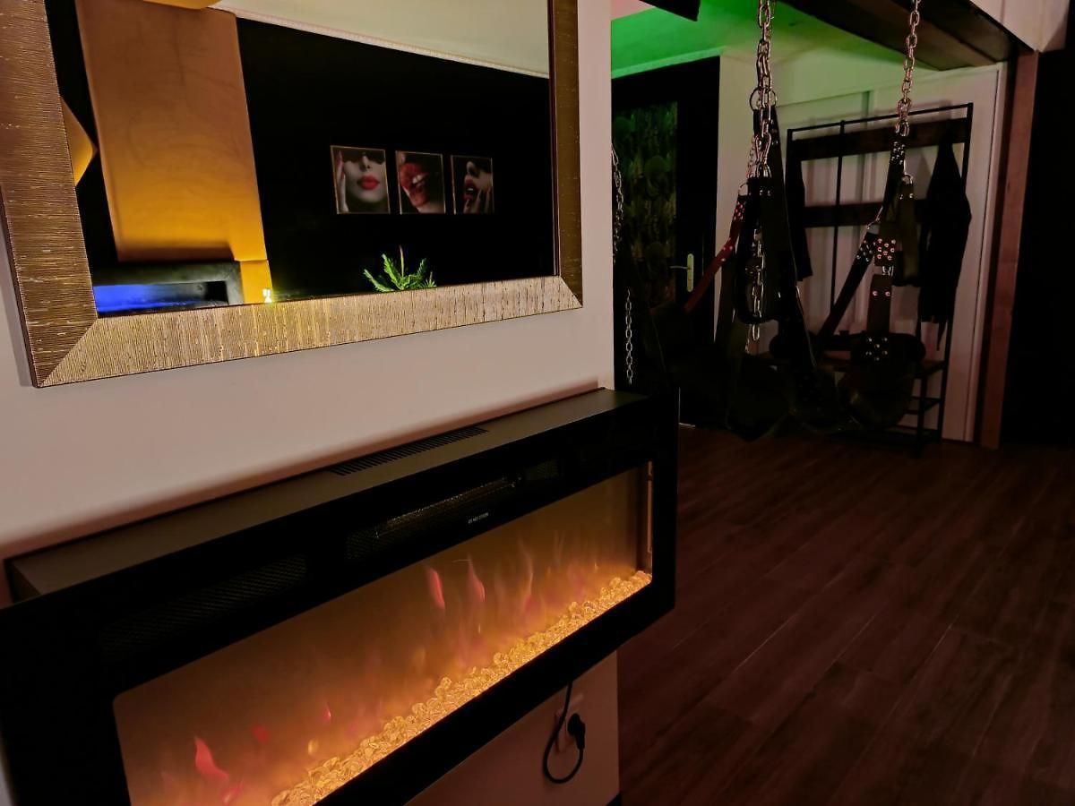 Appartement La Loveroom Bdsm De La Luxe Des Désirs